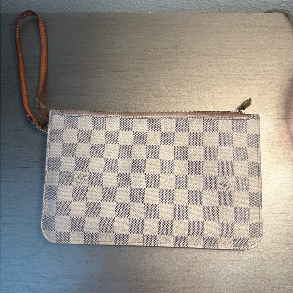 Louis Vuitton Neverfull Wristlet Clutch